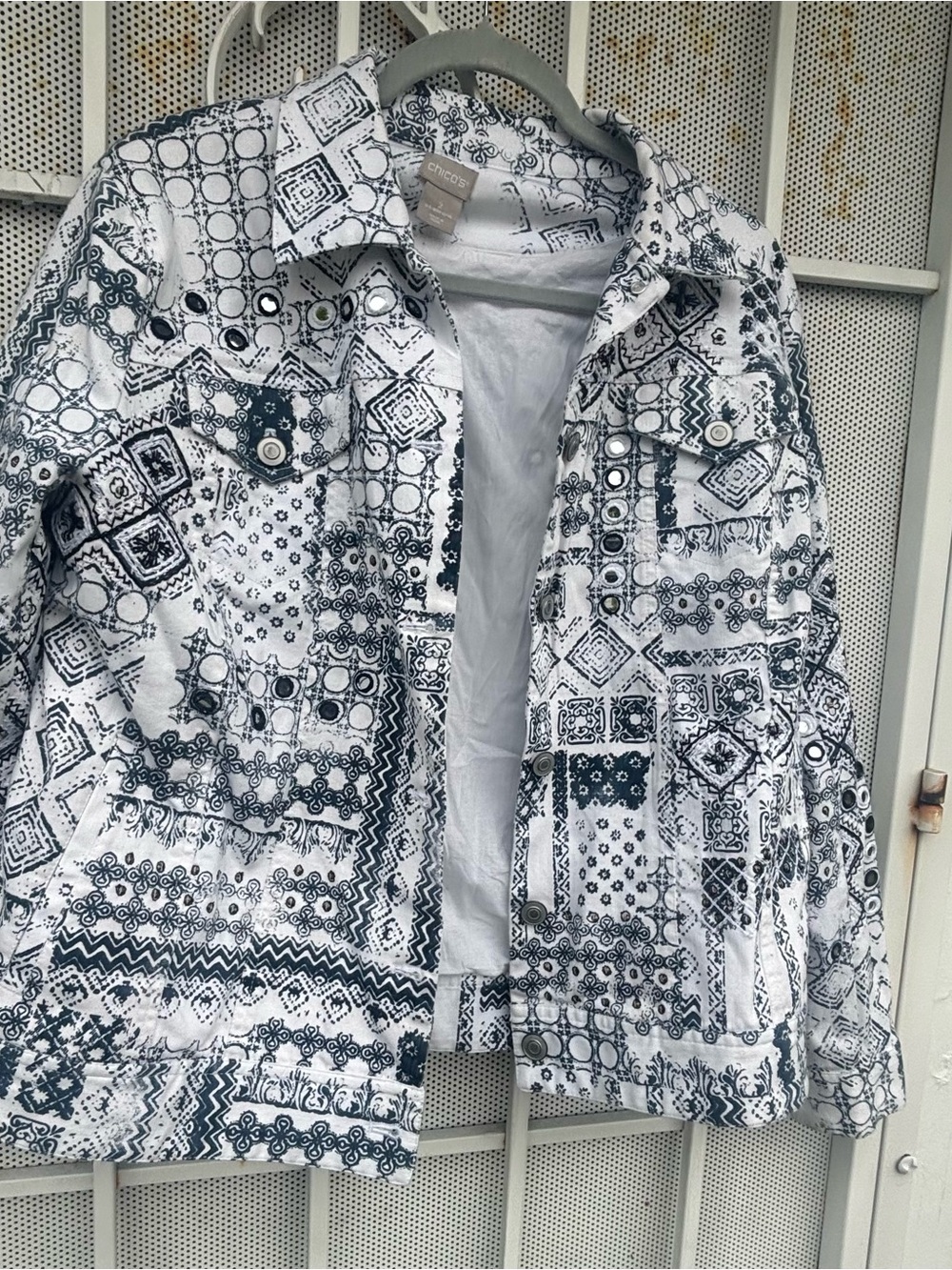 Chico's Jacket Women 12 (2) White Blue Floral  Stretch lined, metal button